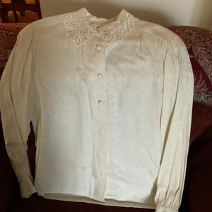 Vintage Barrie Pace Women’s Blouse with Laced Collar.  Size 6.  100% Rayon.